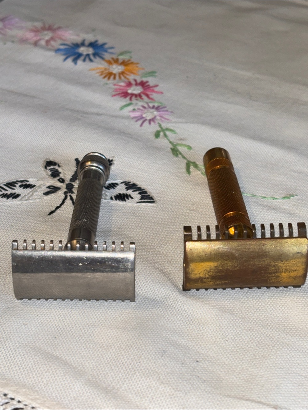VINTAGE gold-plated Gillette "NEW" open-comb safety razor from the 1930s, AND